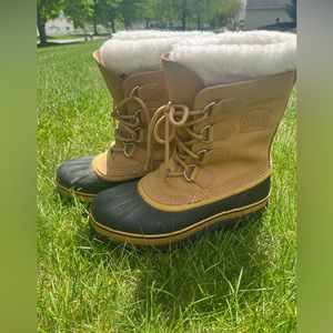 Sorel Women’s Waterproof Winter Boots, Size 9, great condition